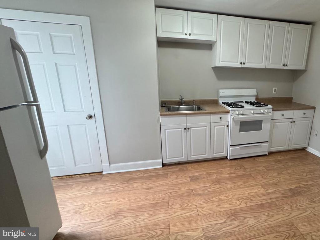 132 FARNSWORTH AVENUE Unit: 2