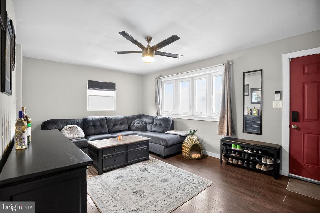 932 MOUNT ROAD