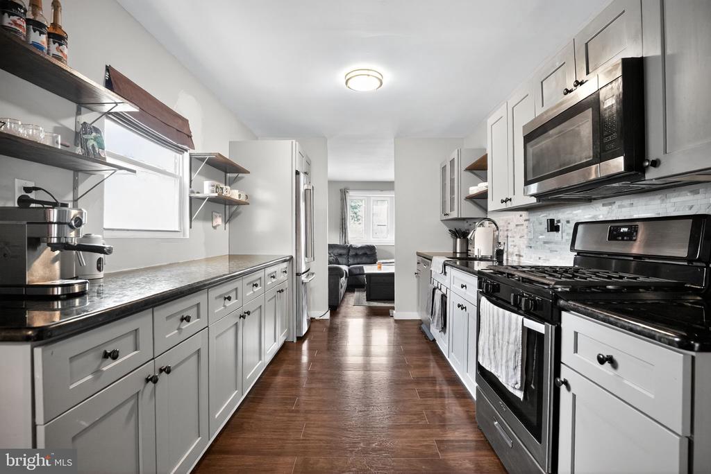 932 MOUNT ROAD