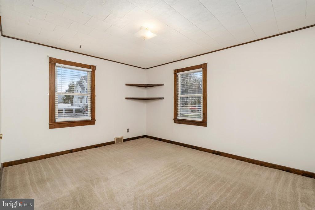 5 BAIRD AVENUE