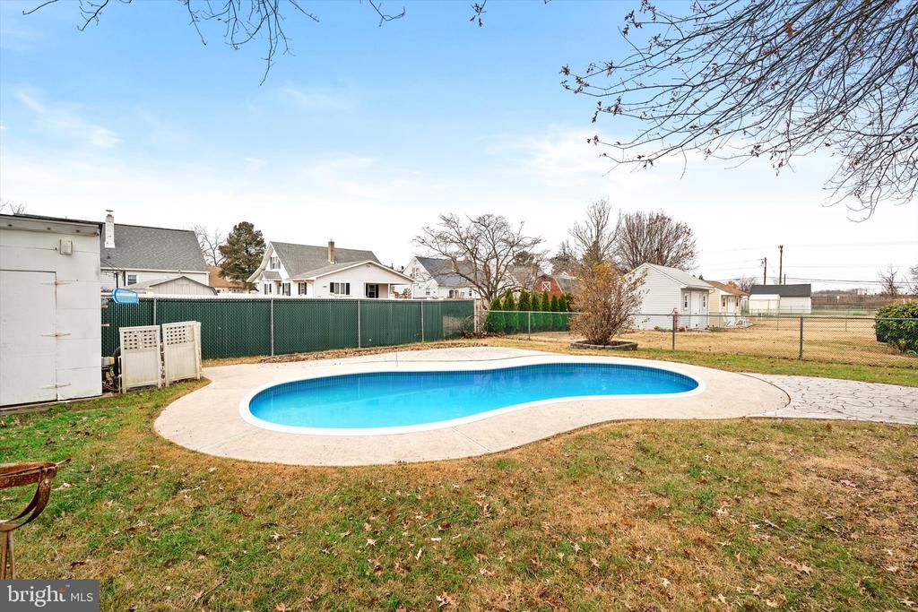 5 BAIRD AVENUE