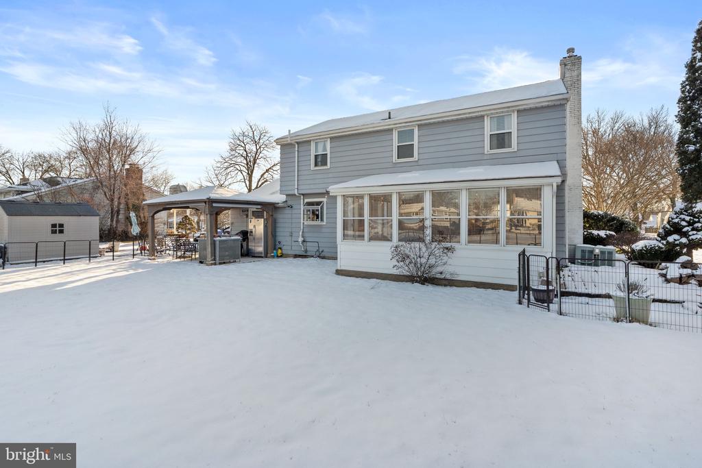819 HERITAGE ROAD