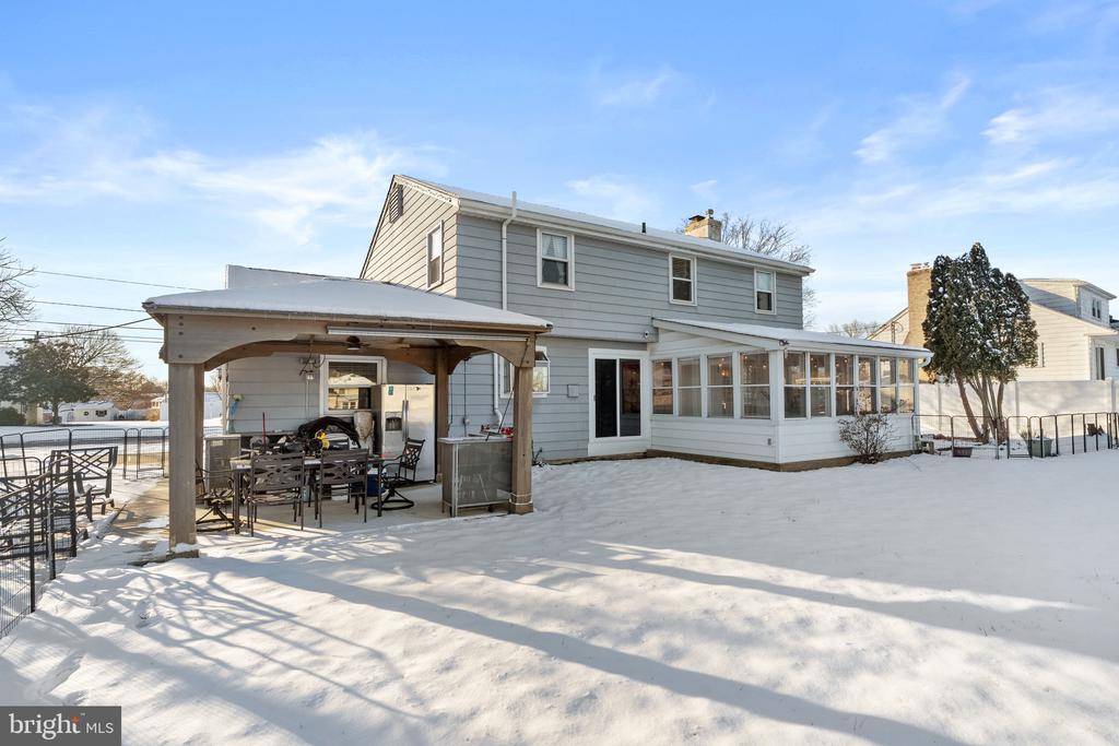 819 HERITAGE ROAD
