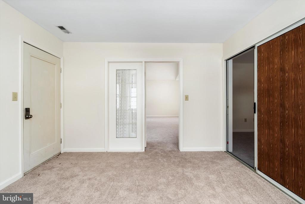 2 FERNWOOD COURT