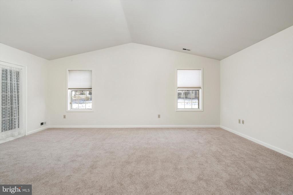 2 FERNWOOD COURT