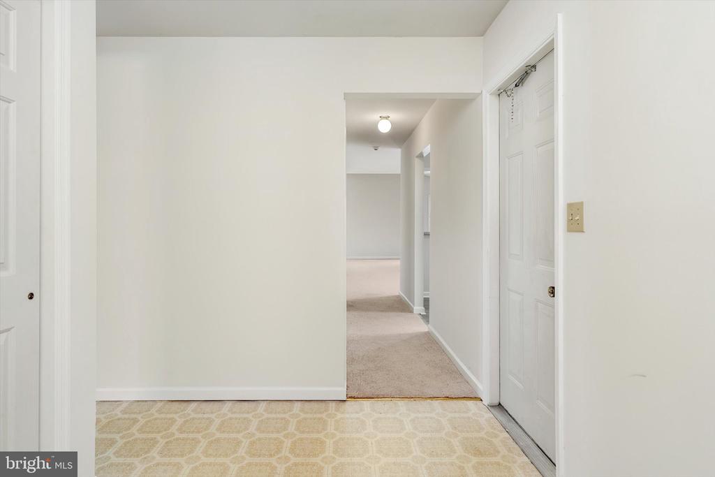2 FERNWOOD COURT