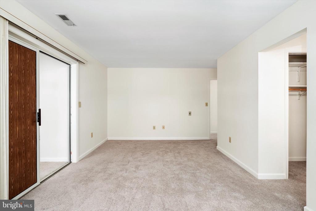 2 FERNWOOD COURT