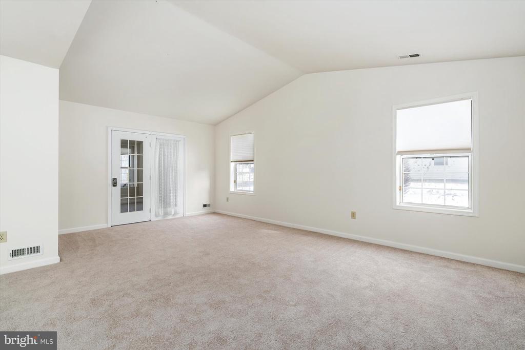 2 FERNWOOD COURT