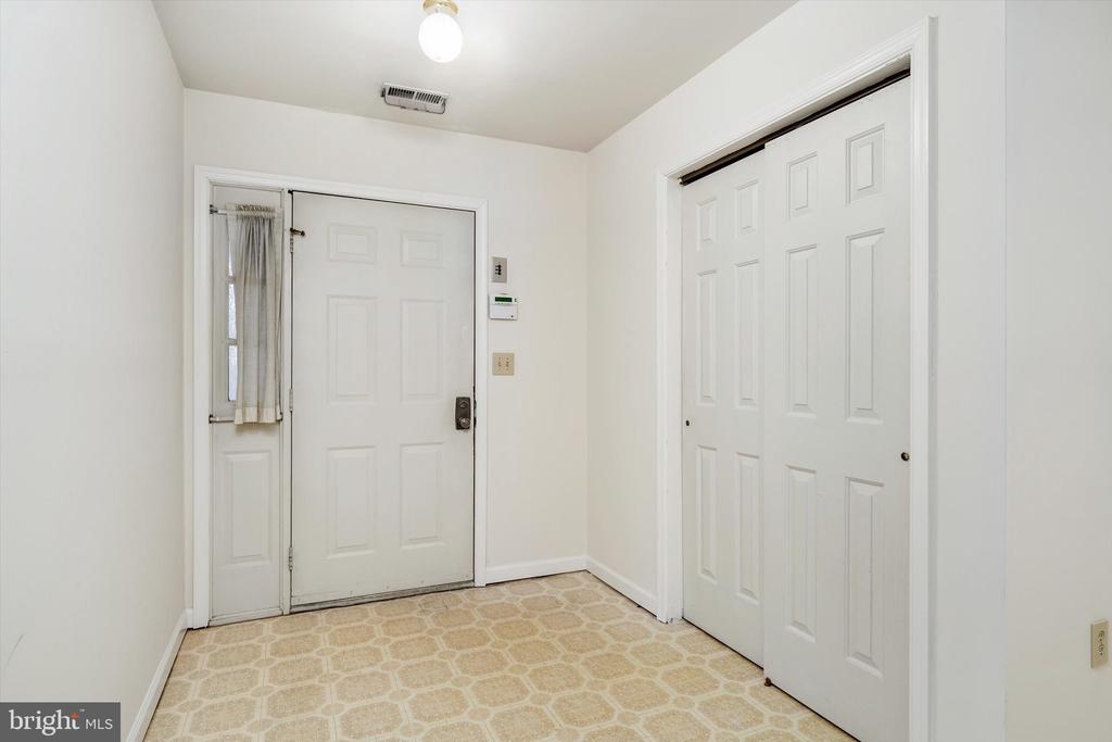 2 FERNWOOD COURT