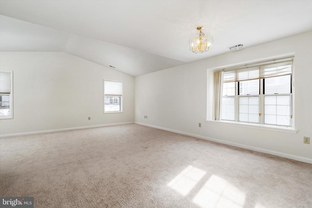 2 FERNWOOD COURT