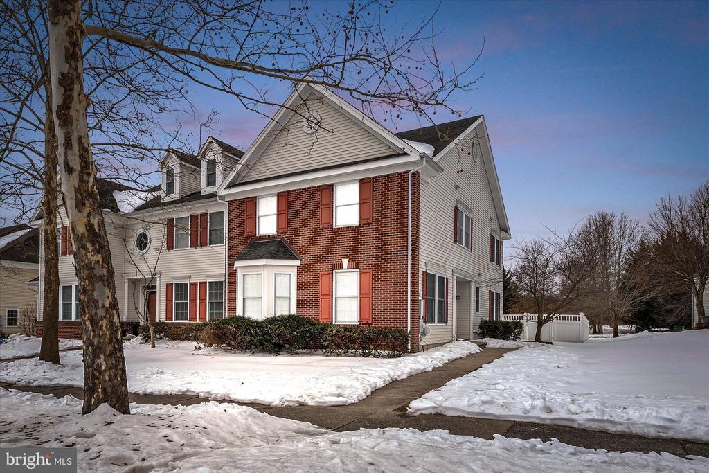 25 SADDLE WAY