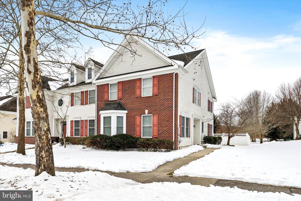 25 SADDLE WAY