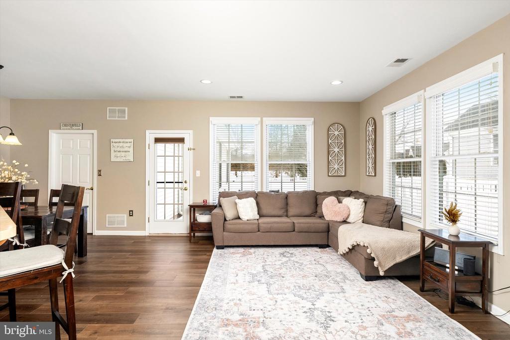 25 SADDLE WAY