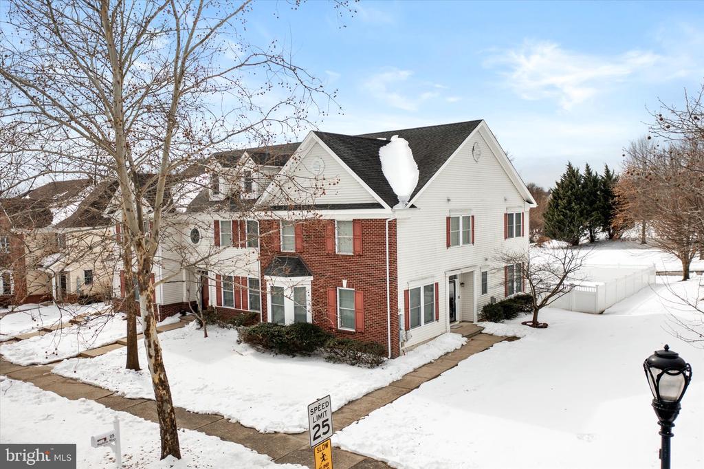 25 SADDLE WAY