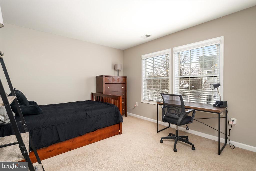 25 SADDLE WAY
