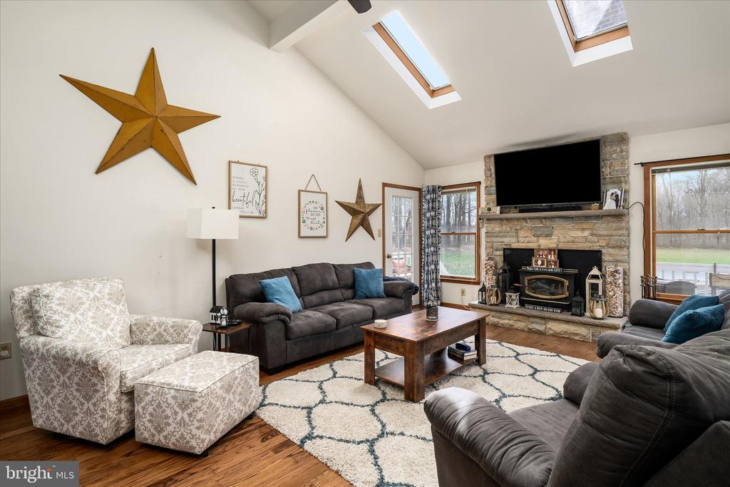 282 CHESTERFIELD JACOBSTOWN ROAD