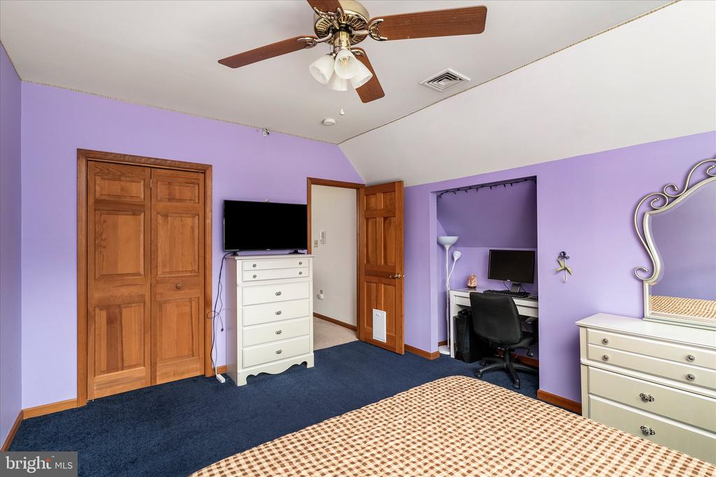 282 CHESTERFIELD JACOBSTOWN ROAD