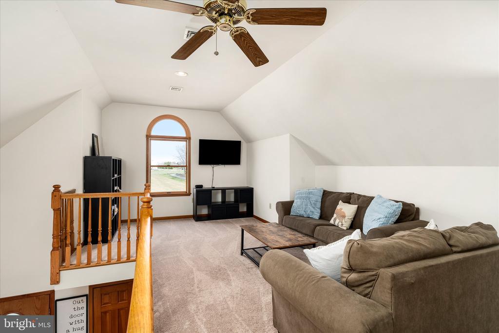 282 CHESTERFIELD JACOBSTOWN ROAD