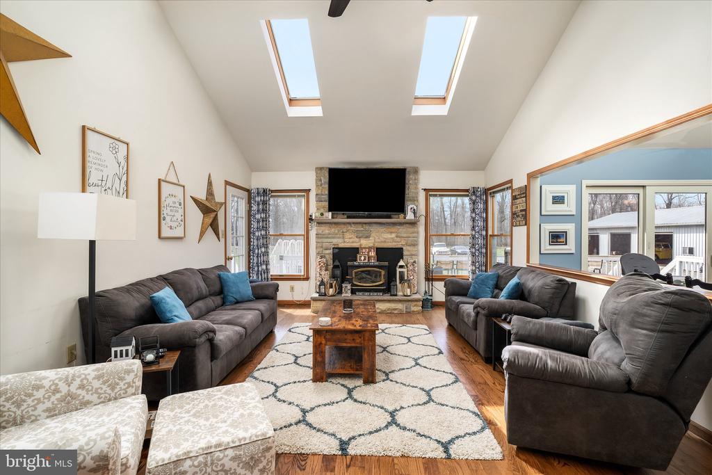 282 CHESTERFIELD JACOBSTOWN ROAD