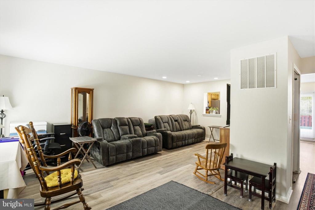 27 ASPEN COURT