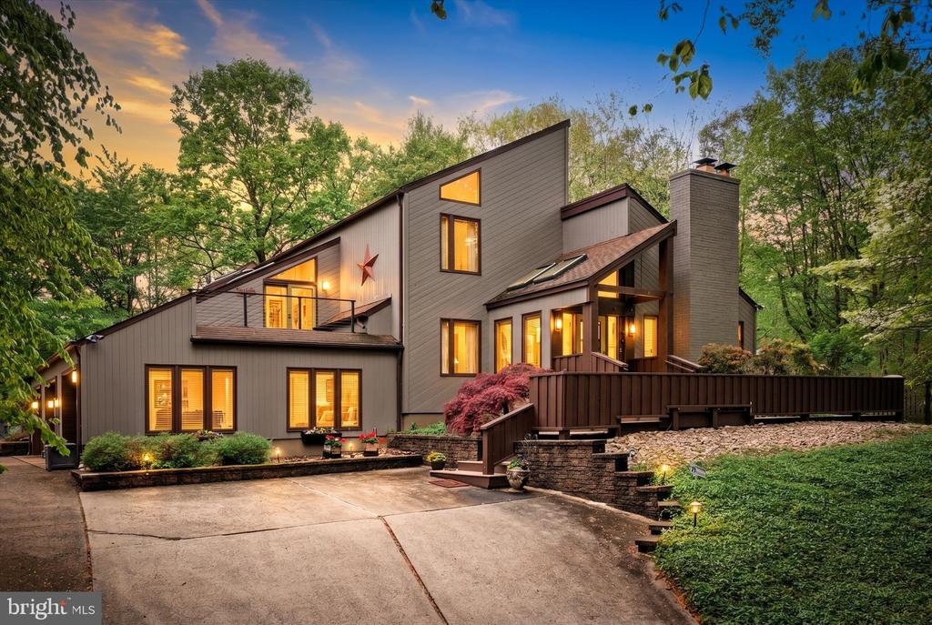 621 HANOVER DRIVE