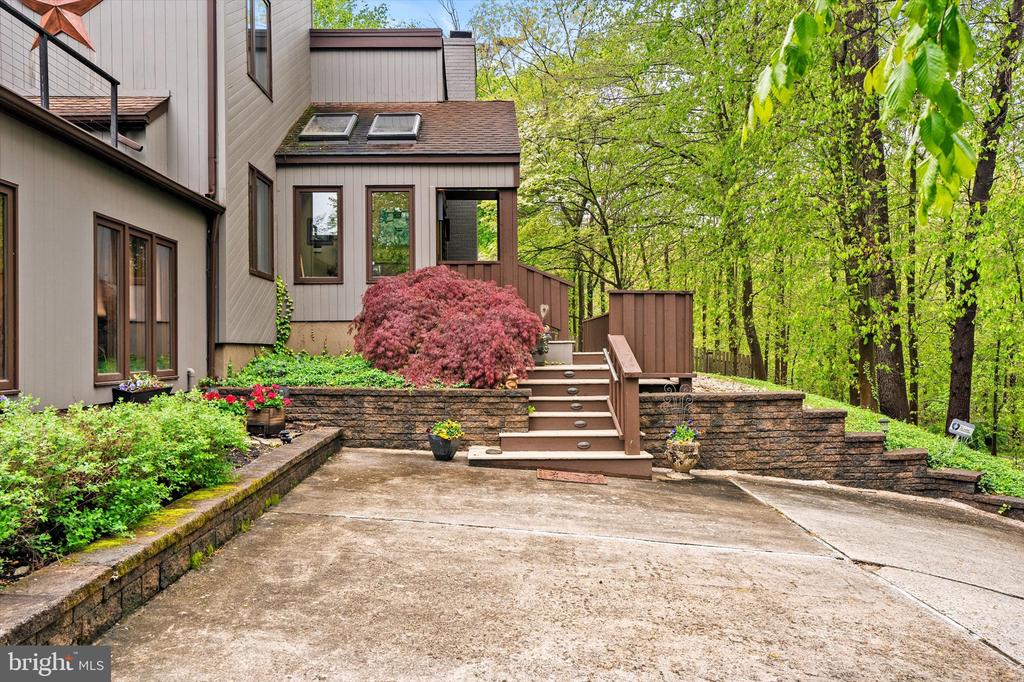 621 HANOVER DRIVE