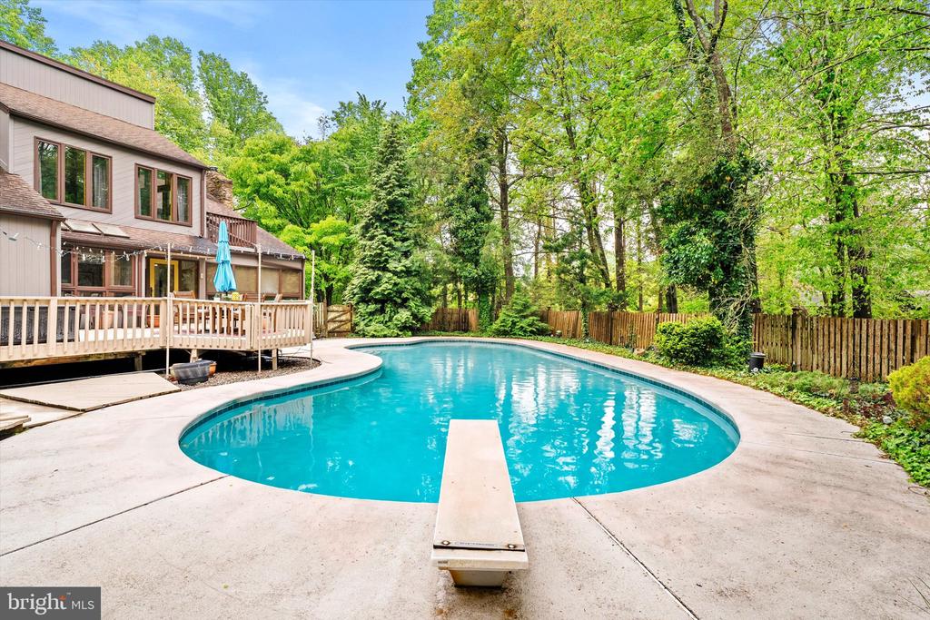 621 HANOVER DRIVE
