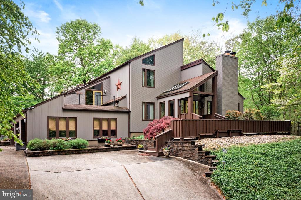 621 HANOVER DRIVE