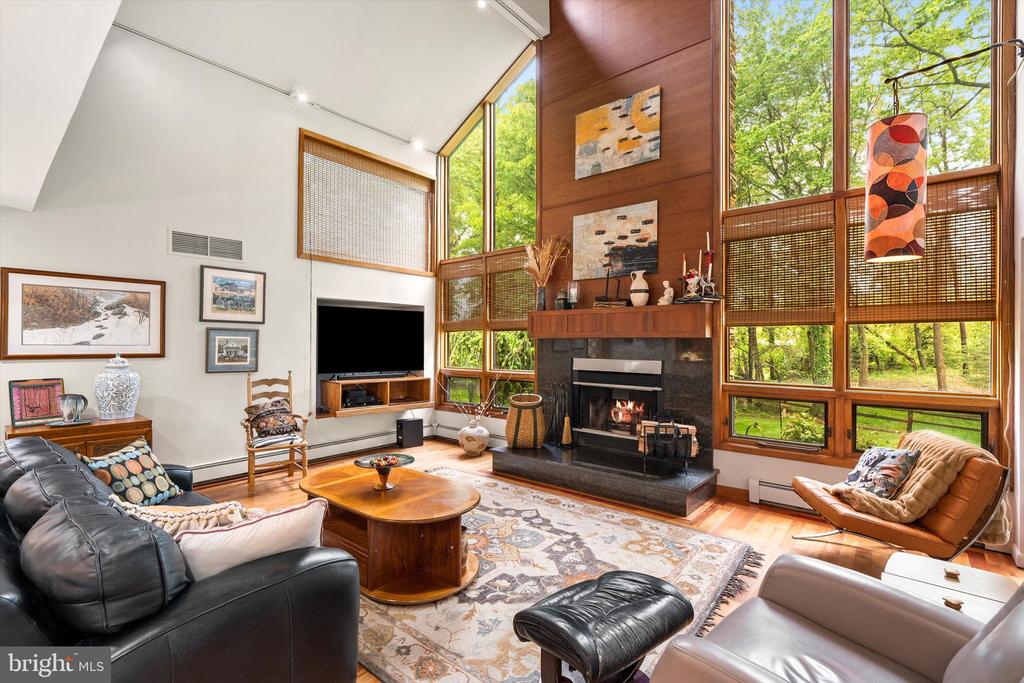 621 HANOVER DRIVE
