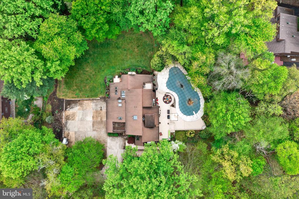 621 HANOVER DRIVE