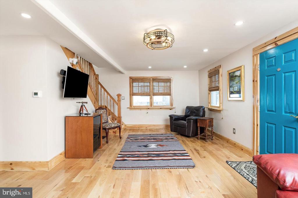 1387 MONMOUTH
