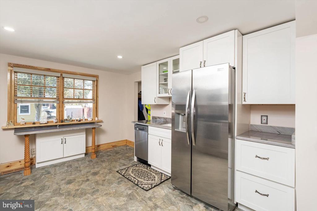 1387 MONMOUTH