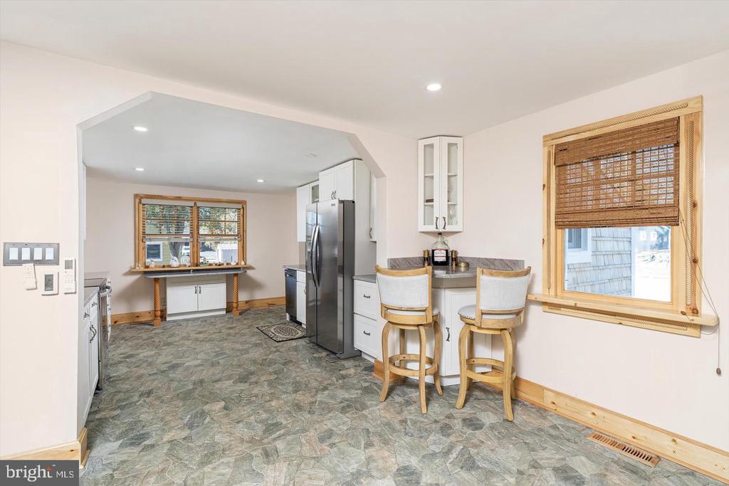1387 MONMOUTH