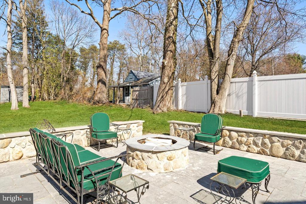 1387 MONMOUTH