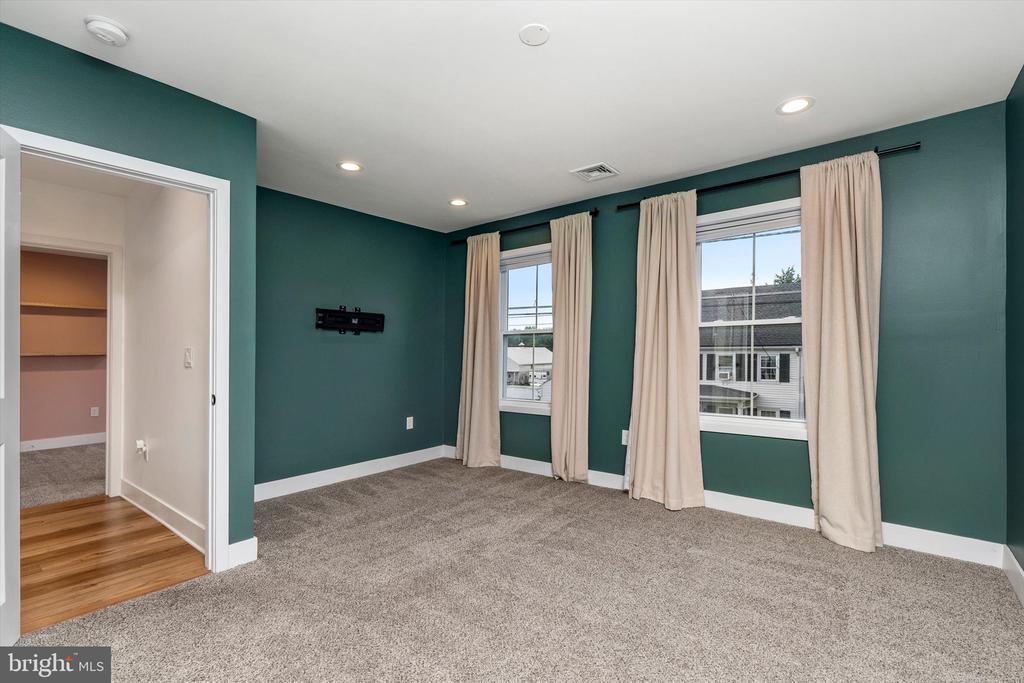 25015 MOUNT PLEASANT