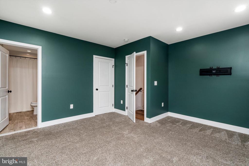 25015 MOUNT PLEASANT