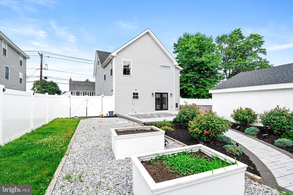 25015 MOUNT PLEASANT
