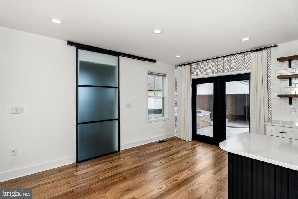 25015 MOUNT PLEASANT