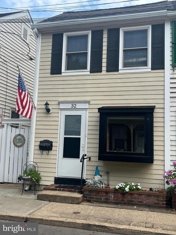 32 THOMPSON STREET Unit: 32