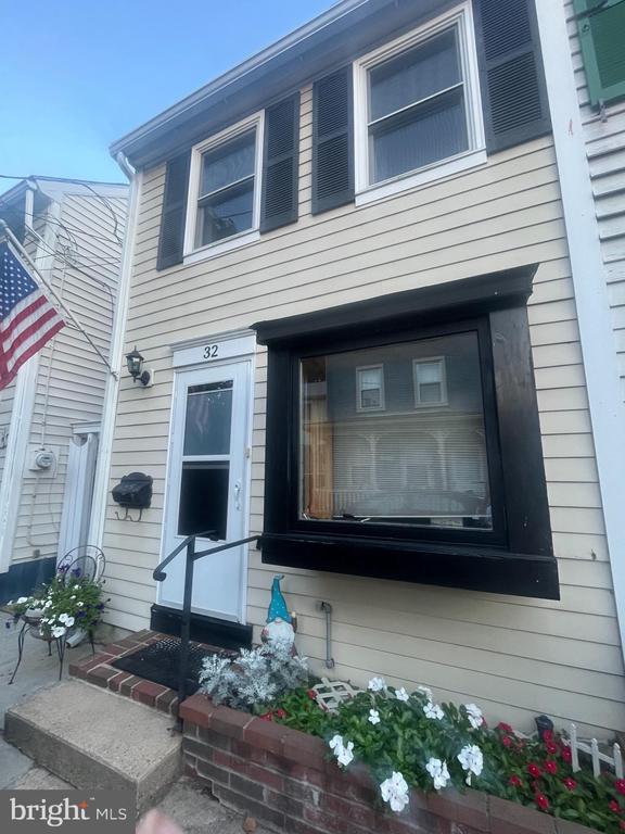 32 THOMPSON STREET Unit: 32
