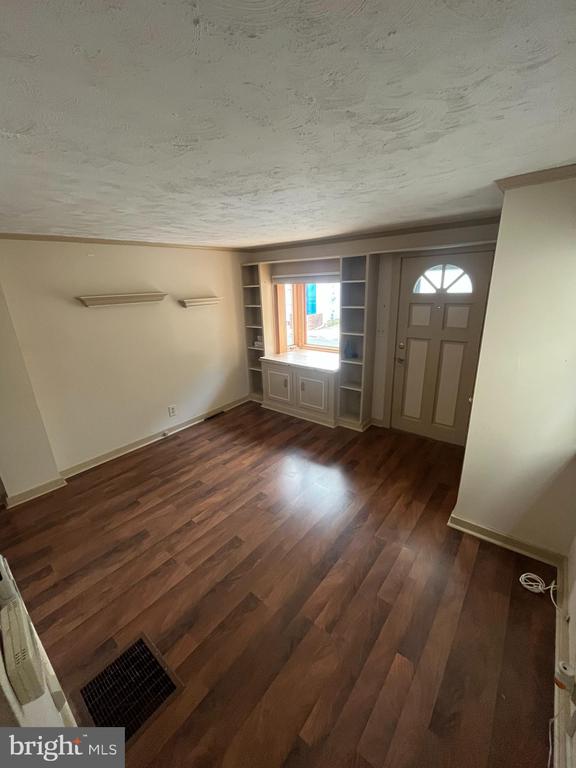 32 THOMPSON STREET Unit: 32