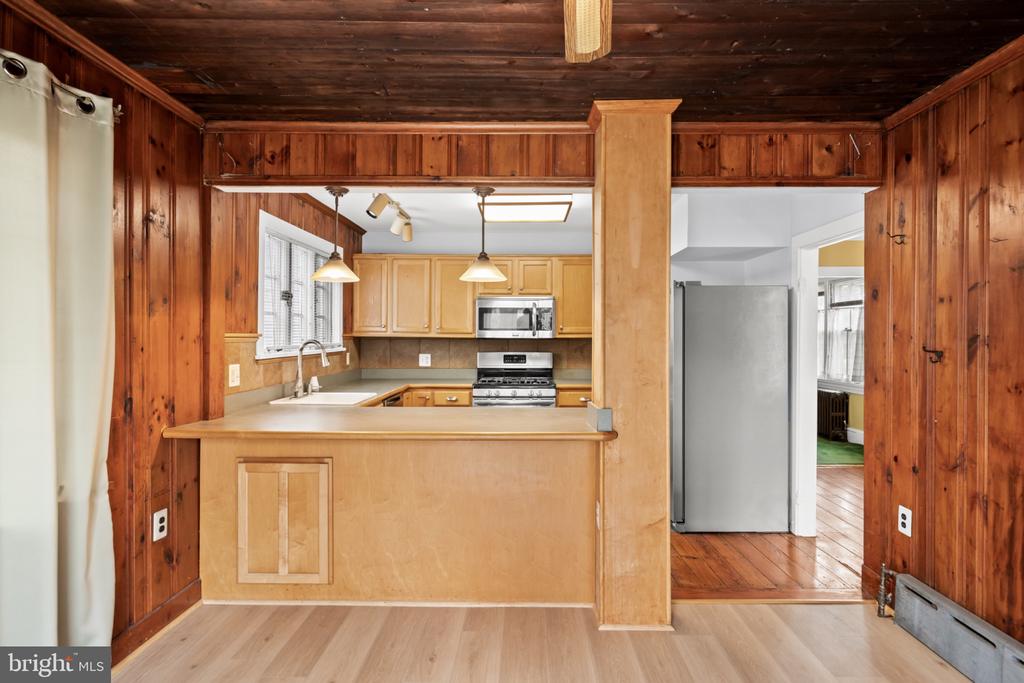 2 ALLEN AVENUE