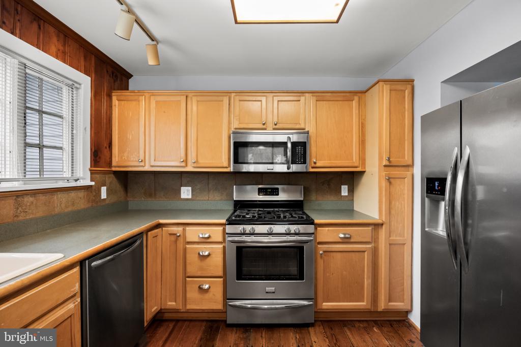 2 ALLEN AVENUE