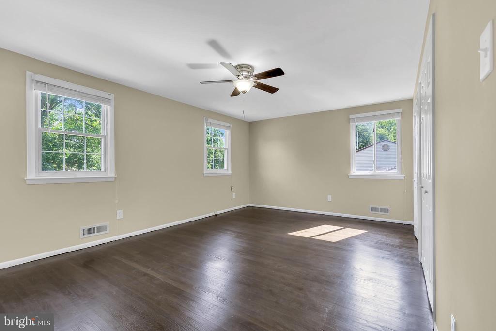 11 DARIEN DRIVE