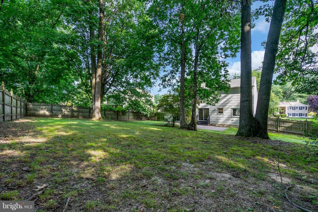 11 DARIEN DRIVE