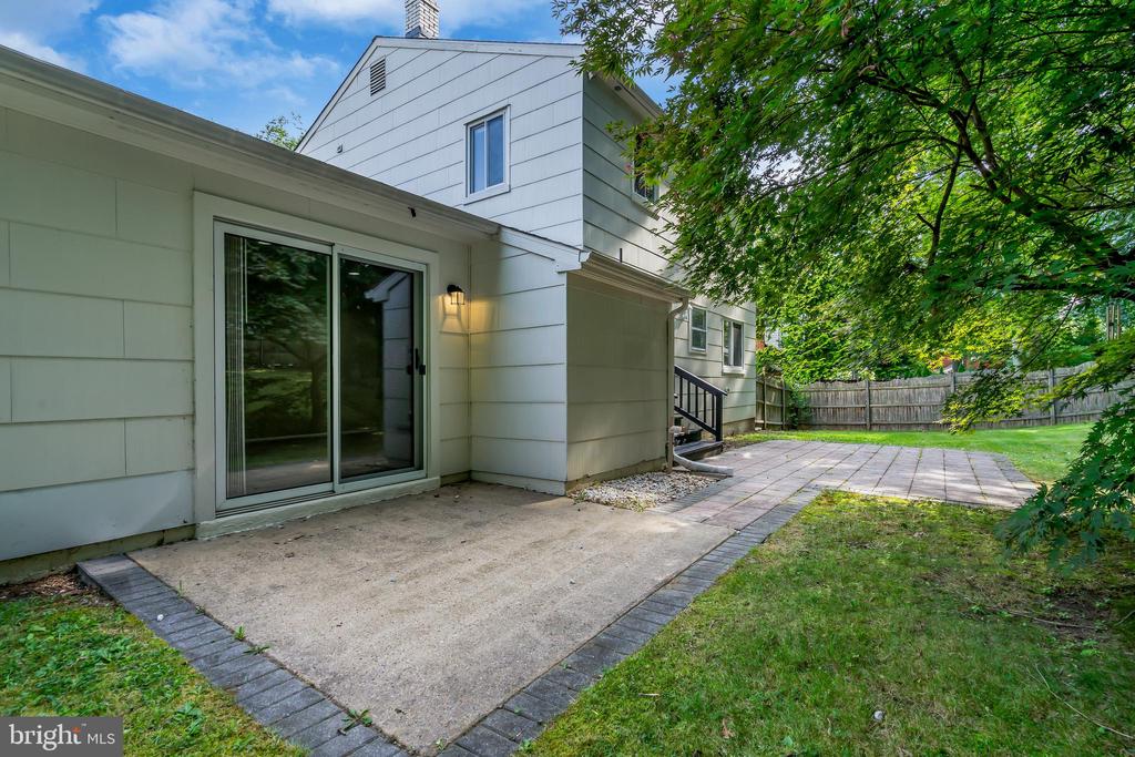 11 DARIEN DRIVE
