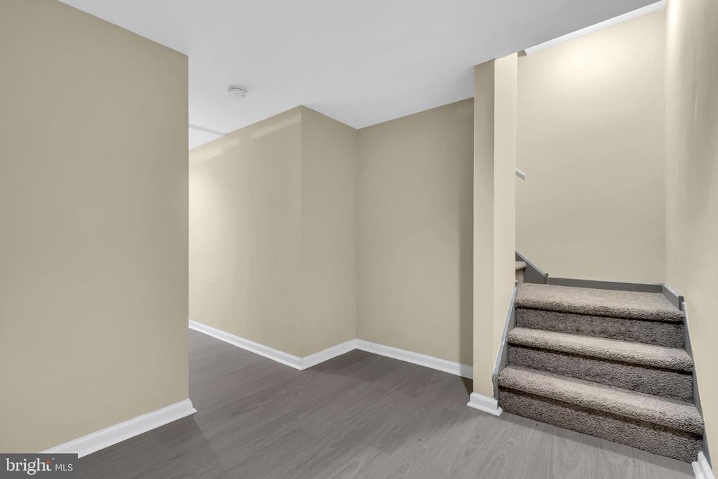 11 DARIEN DRIVE