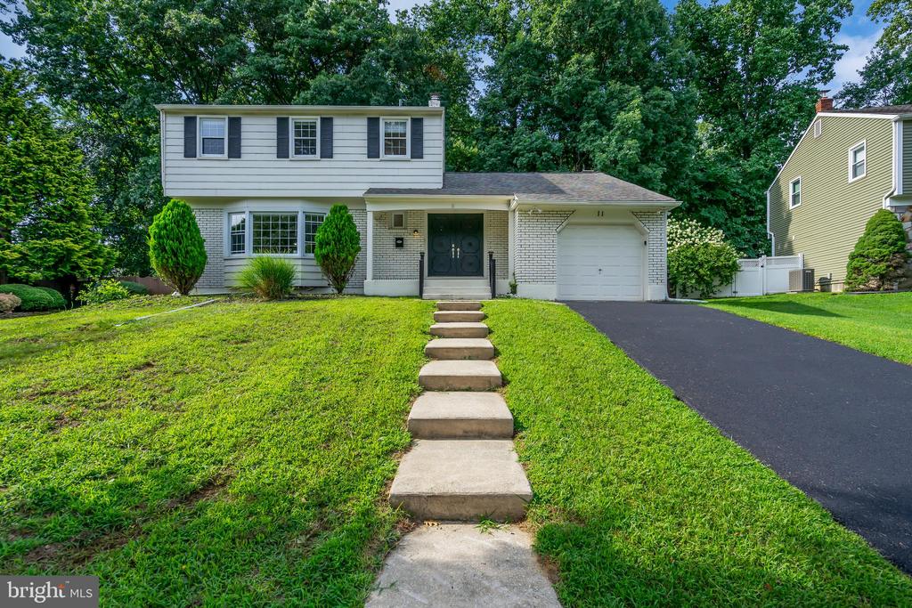 11 DARIEN DRIVE