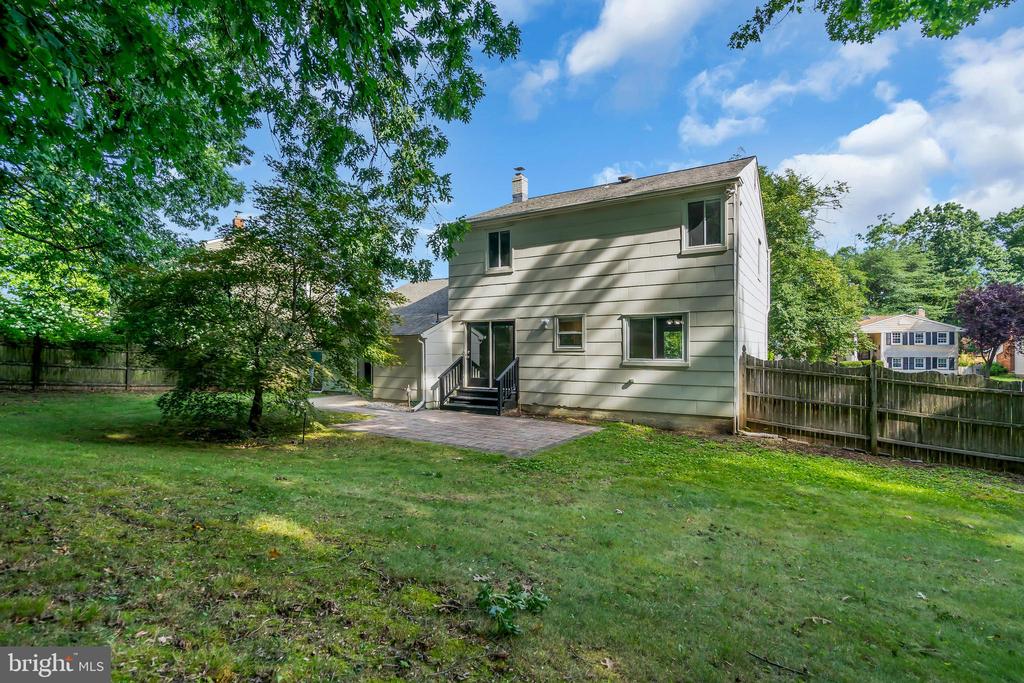 11 DARIEN DRIVE