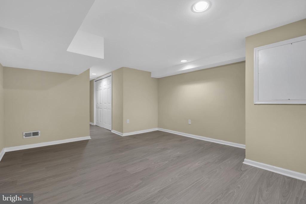 11 DARIEN DRIVE